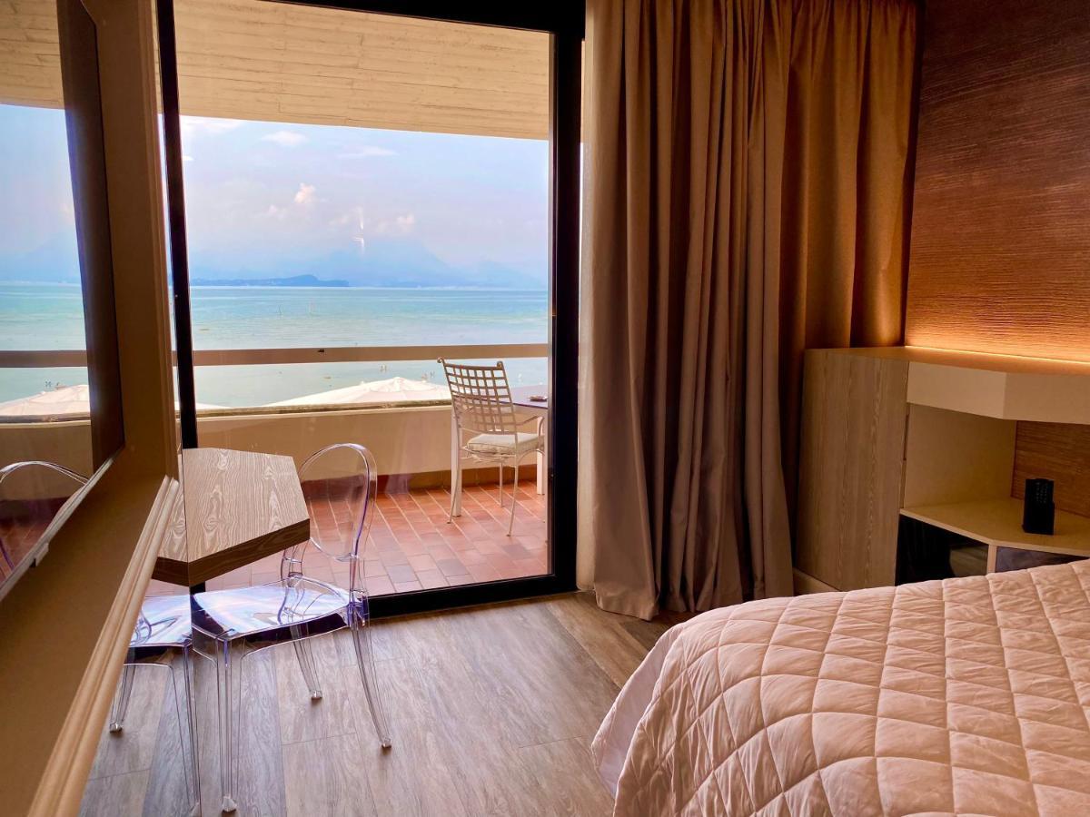 Hotel Aquila D'Oro Desenzano Desenzano del Garda Eksteriør bilde