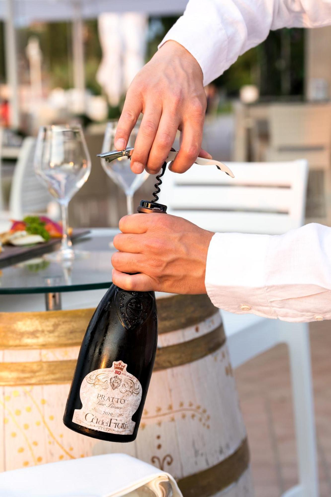 Hotel Aquila D'Oro Desenzano Desenzano del Garda Eksteriør bilde