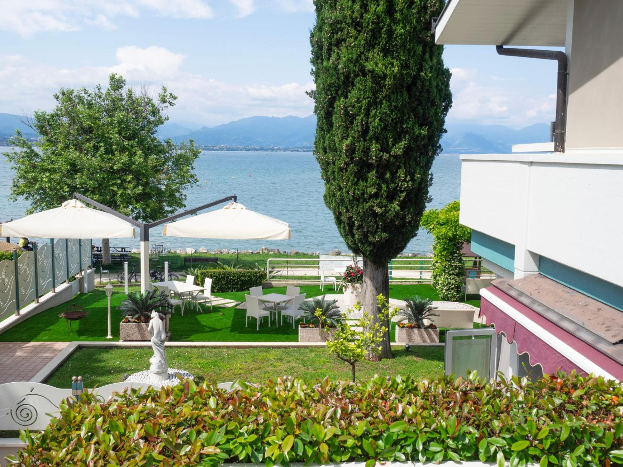 Hotel Aquila D'Oro Desenzano Desenzano del Garda Eksteriør bilde