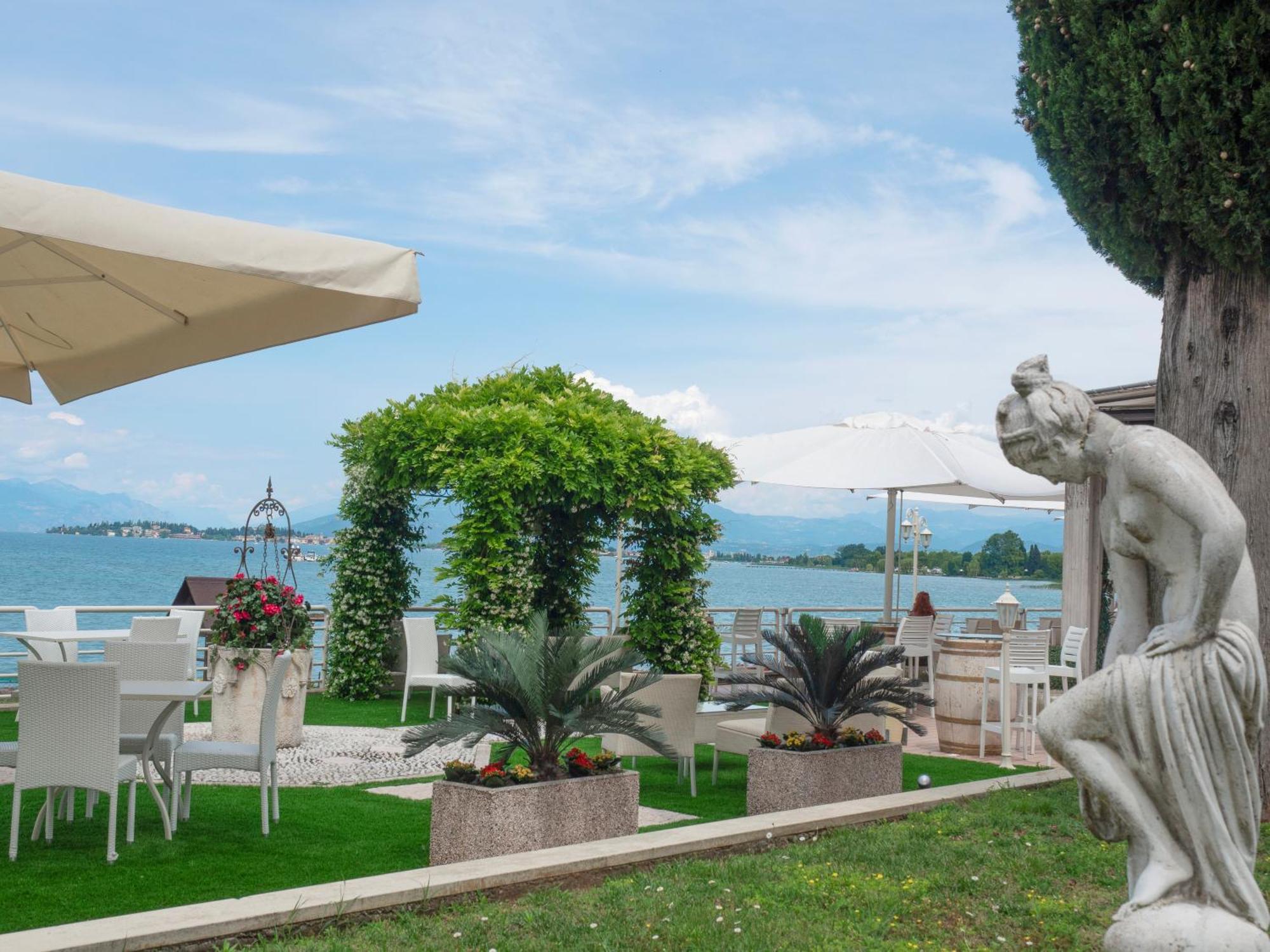 Hotel Aquila D'Oro Desenzano Desenzano del Garda Eksteriør bilde