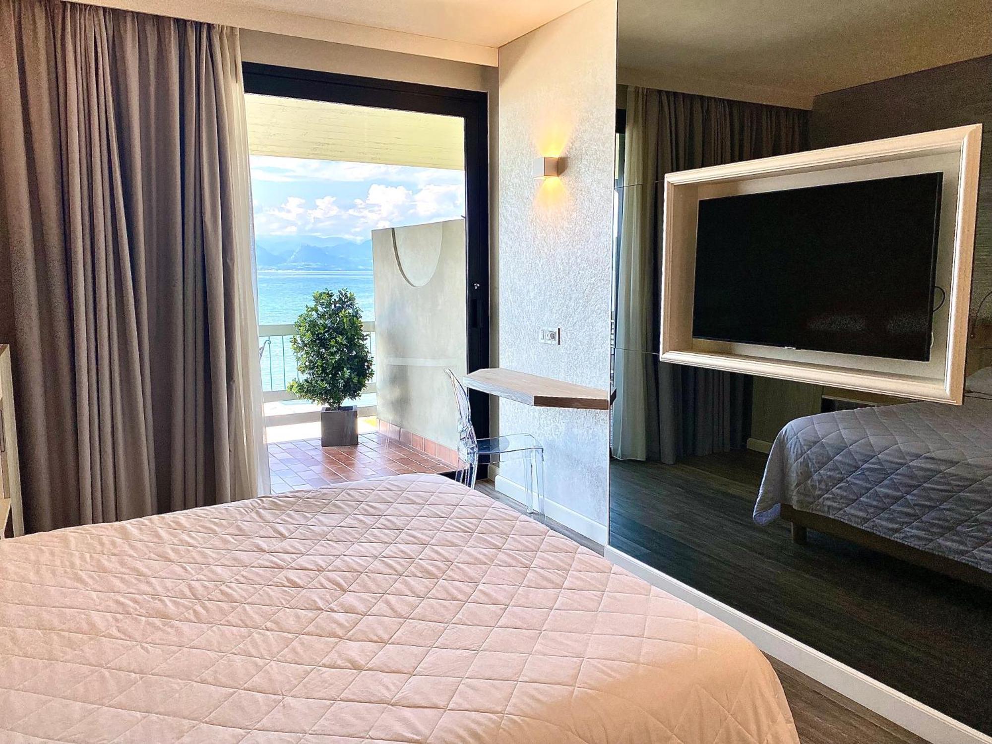 Hotel Aquila D'Oro Desenzano Desenzano del Garda Eksteriør bilde