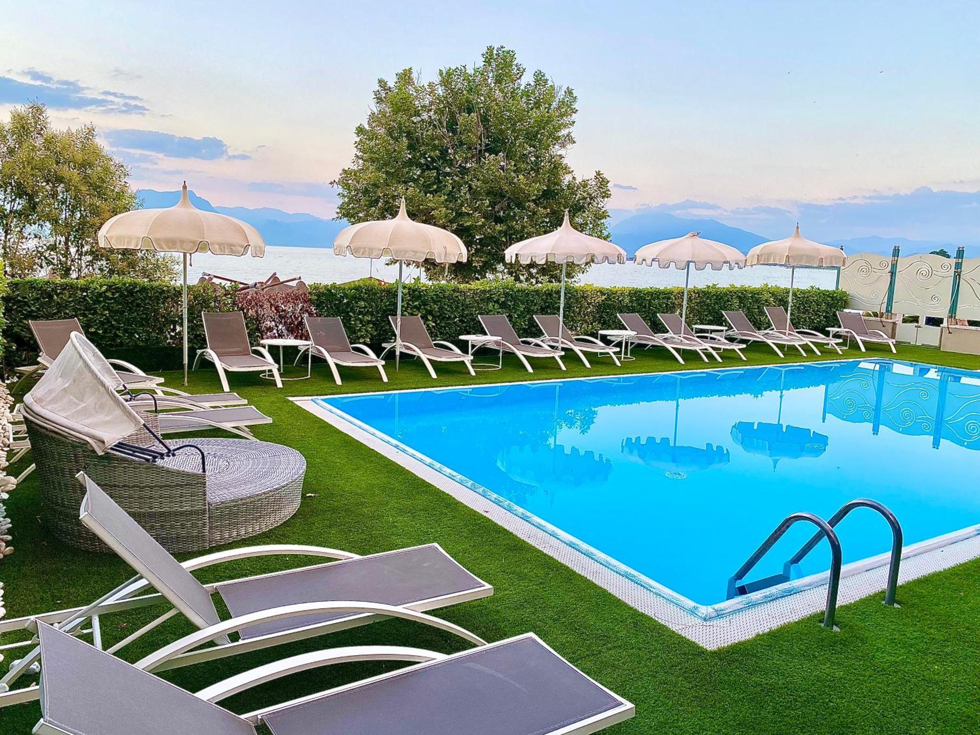 Hotel Aquila D'Oro Desenzano Desenzano del Garda Eksteriør bilde