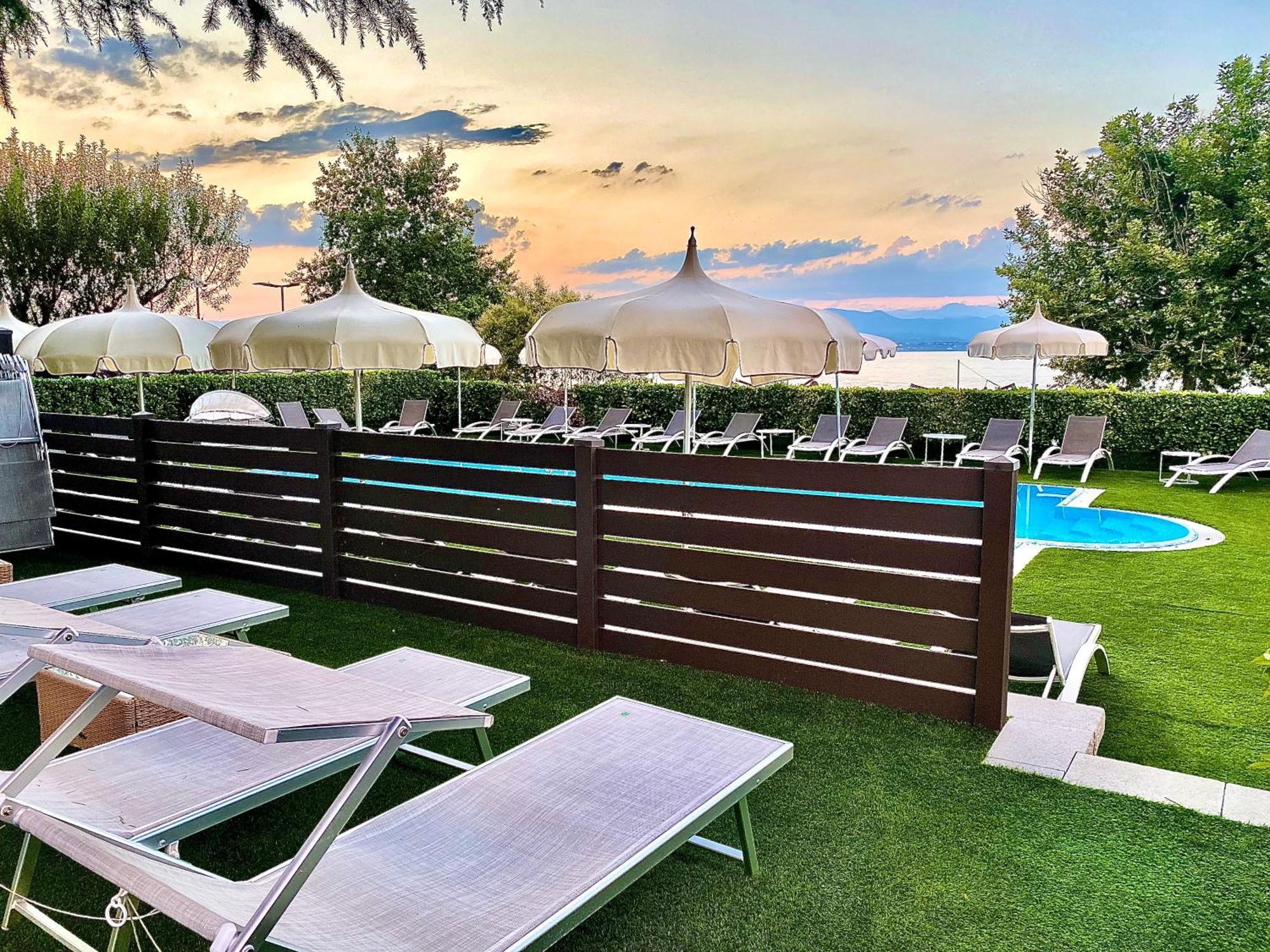Hotel Aquila D'Oro Desenzano Desenzano del Garda Eksteriør bilde