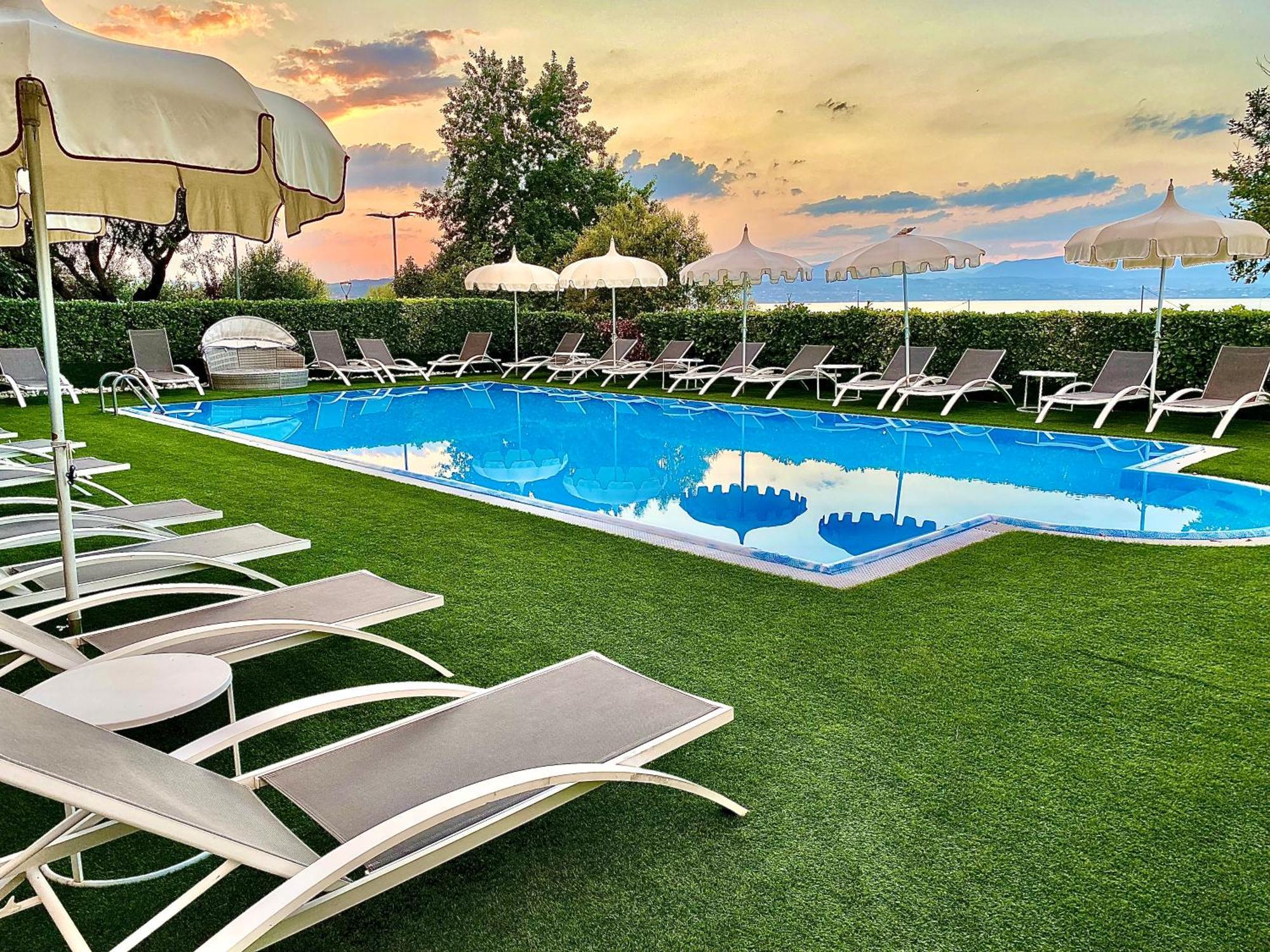 Hotel Aquila D'Oro Desenzano Desenzano del Garda Eksteriør bilde